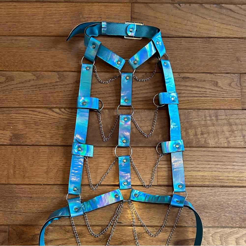 Festival chain metallic harness